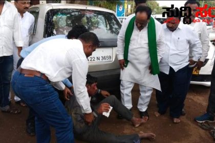 ಅಪಘಾತಕ್ಕಡಾದ ವ್ಯಕ್ತಿಗೆ ಚಿಕಿತ್ಸೆ ಗೆ ನೆರವಾದ ಶಾಸಕ ಕೋನರೆಡ್ಡಿ – ನಿಂತುಕೊಂಡು 108 ಕರೆಯಿಸಿ ಆಸ್ಪತ್ರೆಗೆ ಶಿಪ್ಟ್ ಮಾಡಿ ತೆರಳಿದ ಶಾಸಕ…..