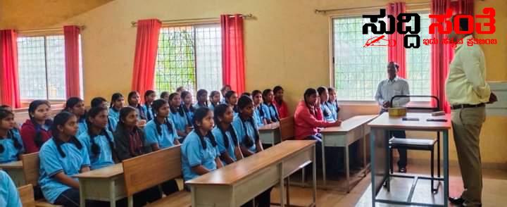 SSLC ವಿದ್ಯಾರ್ಥಿಗಳಿಗೆ ಪಾಠ ಮಾಡಿದ AC ಅಶೋಕ ತೇಲಿ – ವಿದ್ಯಾರ್ಥಿಗಳು ತಮ್ಮ ಗುರಿಯನ್ನು ಮುಟ್ಟಲು ಛಲವಿರಬೇಕು ನಿಮ್ಮ ಗುರಿ ಮಟ್ಟಲು ಸಾಧ್ಯ ಎಂದ್ರು ಉಪವಿಭಾಗಾಧಿಕಾರಿ….. SSLC ವಿದ್ಯಾರ್ಥಿಗಳಿಗೆ ಪಾಠ ಮಾಡಿದ AC ಅಶೋಕ ತೇಲಿ – ವಿದ್ಯಾರ್ಥಿಗಳು ತಮ್ಮ ಗುರಿಯನ್ನು ಮುಟ್ಟಲು ಛಲವಿರಬೇಕು ನಿಮ್ಮ ಗುರಿ ಮಟ್ಟಲು ಸಾಧ್ಯ ಎಂದ್ರು ಉಪವಿಭಾಗಾಧಿಕಾರಿ…..