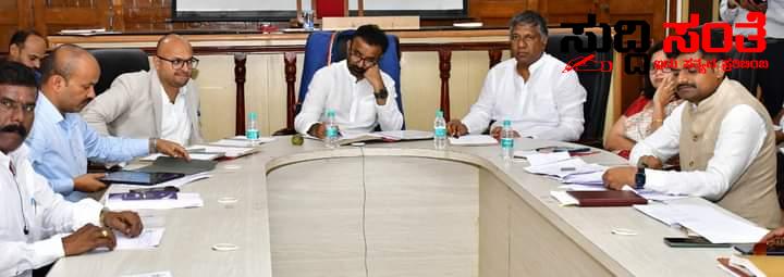 ಅರ್ಹ ಫಲಾನುಭ ವಿಗಳ ಸಮೀಕ್ಷೆಗೆ ಸಚಿವ ಸಂತೋಷ ಲಾಡ್ ಸೂಚನೆ – ಧಾರವಾಡದಲ್ಲಿ ಅಧಿಕಾರಿಗಳೊದಿಗೆ ಮಹತ್ವದ ಸಭೆ