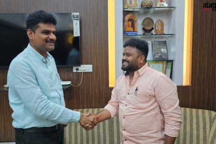 ಆಧಿಶಕ್ತಿ ಗ್ರೂಪ್ ನಿಂದ ಪಾಲಿಕೆಯ ಆಯುಕ್ತರಿಗೆ ಅಭಿನಂದನೆ – ನೂತನ ಆಯುಕ್ತರಿಗೆ ಆಧಿಶಕ್ತಿ ಗ್ರೂಪ್ ನ ಪರವಾಗಿ ಅಭಿನಂದಿಸಿ ಗೌರವಿಸಿದ ರುದೇಶ ಹಿರೇಮಠ…..