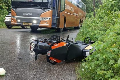 ವಾಹನಗಳನ್ನು ಓವರ್ ಟೇಕ್ ಮಾಡುವ ಮುನ್ನ ಹುಷಾರಾಗಿರಿ – ಓವರ್ ಟೇಕ್ ಮಾಡುವಾಗ ಪ್ರಾಣ ಕಳೆದುಕೊಂಡ ಯುವಕ…..