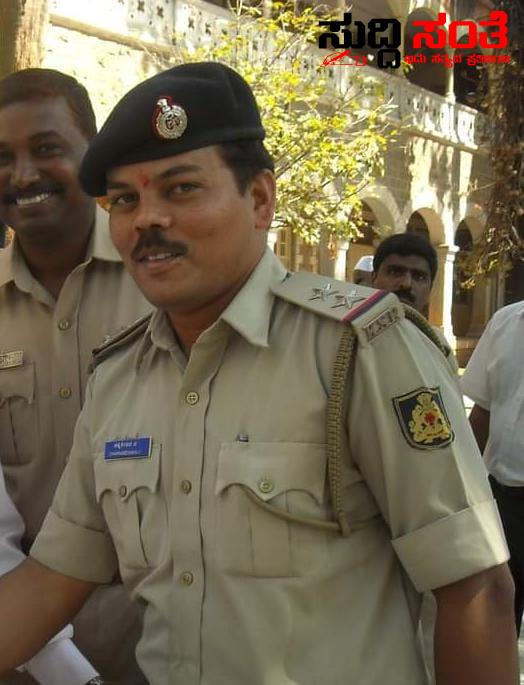 ನ್ಯಾಯಾಲಯಕ್ಕೆ ಹಾಜರಾದ CPI ಚನ್ನಕೇಶವ ಟಿಂಗರಿಕರ್ – ಯೋಗೀಶಗೌಡ ಕೊಲೆ ಪ್ರಕರಣದ 19ನೇ ಆರೋಪಿಯಾಗಿರುವ ಪೊಲೀಸ್ ಅಧಿಕಾರಿ…..