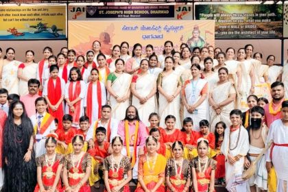 ಧಾರವಾಡದ ಸೇಂಟ್ ಜೊಸೆಫ್ಸ್ ಹೈಸ್ಕೂಲ ನಲ್ಲಿ ಸಂಭ್ರಮದ 68ನೇ ಕರ್ನಾಟಕ ರಾಜ್ಯೋತ್ಸವ ಆಚರಣೆ – SSLC ವಿದ್ಯಾರ್ಥಿಗಳಿಗೆ ಪ್ರೋತ್ಸಾಹಿಸುವ ಹೊಸದೊಂದು ಕಾರ್ಯಕ್ರಮ ಹುಟ್ಟು ಹಾಕಿದ ಪಾಪು ಧಾರೆ…..