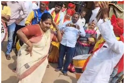 ಡ್ಯಾನ್ಸ್ ಮಾಡುತ್ತಾ ಕನ್ನಡ ಹಬ್ಬ ಆಚರಣೆ ಮಾಡಿದ ಪಾಲಿಕೆಯ ವಿಪಕ್ಷ ನಾಯಕಿ ಸುವರ್ಣ ಕಲ್ಲಕುಂಟ್ಲ – ಡೊಳ್ಳು ನಗರಿ ಬಾರಿಸುತ್ತಾ ಸಂಗೀತ ನಿನಾದಕ್ಕೆ ಹೆಜ್ಜೆ ಹಾಕಿ ಕುಪ್ಪಳಿಸಿದ ವಿಪಕ್ಷ ನಾಯಕಿ…..