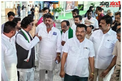 ಉಪಮುಖ್ಯಮಂತ್ರಿಗೆ ಸ್ವಾಗತ ಕೋರಿದ ರಾಬರ್ಟ್ ದದ್ದಾಪೂರಿ – ಹುಬ್ಬಳ್ಳಿಯ ವಿಮಾನ ನಿಲ್ದಾಣದಲ್ಲಿ ನೆಚ್ಚಿನ ನಾಯಕನನ್ನು ಬರಮಾಡಿಕೊಂಡ ರಾಬರ್ಟ್ ದದ್ದಾಪೂರಿ…..