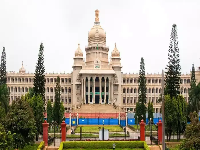 ಕಂದಾಯ ಇಲಾಖೆಯ ಆಡಳಿಯತ ಯಂತ್ರಕ್ಕೆ ಸರ್ಜರಿ ತಹಶೀಲ್ದಾರರ ವರ್ಗಾವಣೆ – 22 ತಹಶೀಲ್ದಾರರ ವರ್ಗಾವಣೆ…..