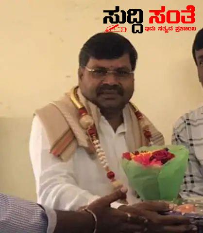 ಸರ್ಕಾರಿ ಕಾಲೇಜಿನ ಉಪನ್ಯಾಸಕನ ಮನೆಯಲ್ಲಿ ಸಿಕ್ಕಿತು ಕೋಟಿ ಕೋಟಿ ರೂಪಾಯಿ ಮೌಲ್ಯದ ಆಸ್ತಿ ಪಾಸ್ತಿ – 12 ಕಡೆಗಳಲ್ಲಿ ನಡೆದ ದಾಳಿಯಲ್ಲಿ ಸಿಕ್ಕಿತು 8 ಕೋಟಿಗೂ ಅಧಿಕ ಆಸ್ತಿ ಪಾಸ್ತಿ ಚಿನ್ನಾಭರಣ…..