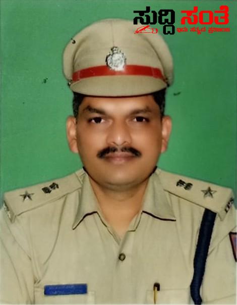 ಪೊಲೀಸ್ ಪರೀಕ್ಷೆ ಯಲ್ಲಿ ವಸ್ತ್ರಸಂಹಿತೆ ಪಾಲಿಸಲು ಧಾರವಾಡ SP ಸೂಚನೆ – ಪರೀಕ್ಷೆ ಗೆ ಎಲ್ಲಾ ಸಿದ್ದತೆ ಗಳನ್ನು ಮಾಡಿಕೊಂಡು ಬರುವಂತೆ ಅಭ್ಯರ್ಥಿಗಳಿಗೆ ಕರೆ ನೀಡಿದ SP ಗೋಪಾಲ ಬ್ಯಾಕೋಡ….. ಪೊಲೀಸ್ ಪರೀಕ್ಷೆ ಯಲ್ಲಿ ವಸ್ತ್ರಸಂಹಿತೆ ಪಾಲಿಸಲು ಧಾರವಾಡ SP ಸೂಚನೆ – ಪರೀಕ್ಷೆ ಗೆ ಎಲ್ಲಾ ಸಿದ್ದತೆ ಗಳನ್ನು ಮಾಡಿಕೊಂಡು ಬರುವಂತೆ ಅಭ್ಯರ್ಥಿಗಳಿಗೆ ಕರೆ ನೀಡಿದ SP ಗೋಪಾಲ ಬ್ಯಾಕೋಡ…..