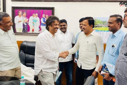 ಮಹಾ ಸಮ್ಮೇಳನಕ್ಕೆ ಶಿಕ್ಷಣ ಸಚಿವರಿಗೆ ಆಮಂತ್ರಣ – ಷಡಾಕ್ಷರಿ ಅವರ ನೇತ್ರತ್ವದಲ್ಲಿ ಸಚಿವರಿಗೆ ಆಮಂತ್ರಣ ನೀಡಿದ ರಾಜ್ಯ ಸರ್ಕಾರಿ ನೌಕರರ ಟೀಮ್…..