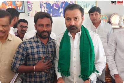 ಸಂತೋಷ್ ಲಾಡ್ ಹುಟ್ಟು ಹಬ್ಬಕ್ಕಾಗಿ ಬರಿಗಾಲಿನಲ್ಲಿ ಪಾದಯಾತ್ರೆ ಹೊರಟ ಗ್ರಾಮ ಪಂಚಾಯತ ಸದಸ್ಯ – ಅಲ್ಲಾಪೂರ ಗ್ರಾಮದಿಂದ ಸಿದ್ದಾರೂಢ ದೇವಸ್ಥಾನದವರೆಗೆ ಪಾದಯಾತ್ರೆ ಮೂಲಕ ಸಂತೋಷ ಲಾಡ್ ರ ಆಯುಷ್ಯ ಆರೋಗ್ಯಕ್ಕಾಗಿ ವಿಶೇಷ ಪೂಜೆ ಸಲ್ಲಿಸಲಿರುವ ಮಲ್ಲಿಕಾರ್ಜುನ ರಡ್ಡೇರ…..