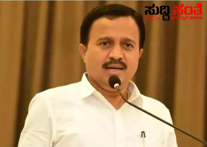 ಸರ್ಕಾರದ ವಿರುದ್ದ ಮತ್ತೊಮ್ಮೆ ಹೋರಾಟದ ಎಚ್ಚರಿಕೆ ನೀಡಿದ ಷಡಾಕ್ಷರಿಯವರು – ನೌಕರರು ಹೋರಾಟಕ್ಕಿಳಿಯುವ ಮುನ್ನವೇ ಬೇಡಿಕೆಗಳನ್ನು ಈಡೇರಿಸಲಿ ಗಡುವು ನೀಡಿದ ರಾಜ್ಯಾಧ್ಯಕ್ಷರು…..