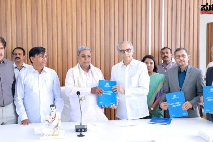 ಏಳನೇ ವೇತನ ಆಯೋಗ ವರದಿ ಸಲ್ಲಿಕೆ – ಶೇ. 27.5 ರಷ್ಟು ಹೆಚ್ಚಳಕ್ಕೆ ಶಿಫಾರಸ್ಸು ವರದಿಯ ಶಿಫಾರಸುಗಳನ್ನು ಪರಿಶೀಲಿಸಿ ಸೂಕ್ತ ತೀರ್ಮಾನವೆಂದ ಮುಖ್ಯಮಂತ್ರಿ ಸಿದ್ದರಾಮಯ್ಯ…..