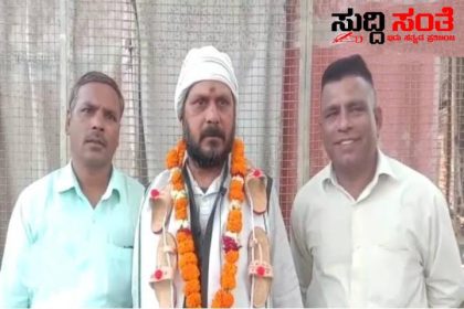 ಚಪ್ಪಲಿ ಹಾರ ಹಾಕಿಕೊಂಡು ಮತಯಾಚನೆ ಮಾಡುತ್ತಿರುವ ಅಭ್ಯರ್ಥಿ – ಹೂವಿನ ಹಾರದ ಬದಲಿಗೆ ಕೊರಳಲ್ಲಿ ಚಪ್ಪಲಿಹಾರ ಅಚ್ಚರಿಗೊಂಡ ಮತದಾರರು…..