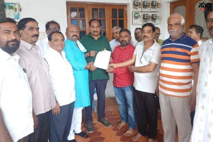 7ನೇ ವೇತನ ಜಾರಿಗೆ ಒತ್ತಾಯ ಕಲಬುರಗಿಯಲ್ಲಿ ನೌಕರರ ಪ್ರತಿಭಟನೆ – ಜಿಲ್ಲಾಧ್ಯಕ್ಷ ರಾಜು ಲೇಂಗಟಿ ನೇತೃತ್ವದಲ್ಲಿ ನೌಕರರ ಸಂಘದ ನಿಯೋಗದಿಂದ ಶಾಸಕ ಅಲ್ಲಮಪ್ರಭು ಪಾಟೀಲ, ಜಿಲ್ಲಾಧಿಕಾರಿ ಗಳಿಗೆ ಮನವಿ ಸಲ್ಲಿಕೆ…..