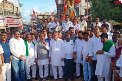 ರಾಜ್ಯಪಾಲರ ವಿರುದ್ದ ಹುಬ್ಬಳ್ಳಿಯಲ್ಲಿ ಕಾಂಗ್ರೇಸ್ ಪಕ್ಷದ ಪ್ರತಿಭಟನೆ – ಶಾಸಕರಾದ ಪ್ರಸಾದ ಅಬ್ಬಯ್ಯ,ಎನ್ ಎಚ್ ಕೋನರೆಡ್ಡಿ ಯವರ ನೇತ್ರತ್ವದಲ್ಲಿ ನಡೆಯಿತು ಪ್ರತಿಭಟನೆ ಪಕ್ಷದ ಮುಖಂಡರು ಕಾರ್ಯಕರ್ತರು ಉಪಸ್ಥಿತಿ…..