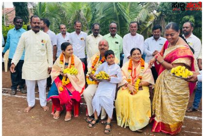 ಸರ್ಕಾರಿ ಶಾಲೆಗೆ 1 ಲಕ್ಷ ರೂಪಾಯಿ ದೇಣಿಗೆ ನೀಡಿ ಮಾದರಿಯಾದ ಸಾಪ್ಟವೇರ್ ಪ್ರೀತಿ ನಂದೀಶ್ ಮಂಟೂರ – ಗ್ರಾಮೀಣ ಸರ್ಕಾರಿ ಶಾಲೆಗೆ ದೇಣಿಗೆ ನೀಡಿದವರಿಗೆ ಶಾಲೆಯಲ್ಲಿ ನಡೆಯಿತು ಗೌರವ ಸನ್ಮಾನ…..ಧನ್ಯವಾದ ಹೇಳಿದ ಶಾಲೆಯ ಮುಖ್ಯಶಿಕ್ಷಕ ಆನಂದ ಕೆಂಬಾವಿ ನೇತ್ರತ್ವದಲ್ಲಿನ ಶಾಲಾ ಬಳಗ…..