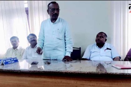 ರಾಜ್ಯ ಶಿಕ್ಷಕರ ಸಂಘಗಳ ಪರಿಷತ್ ಸಮ್ಮೇಳನ ಯಶಸ್ವಿಗೆ ಗುರು ತಿಗಡಿ ಕರೆ – ಅಕ್ಟೋಬರ 5 ರಂದು ರಾಷ್ಟ್ರೀಯ ಶಿಕ್ಷಕರ ದಿನಾಚರಣೆಯ ನಿಮಿತ್ತ ಶ್ರೀ ಕ್ಷೇತ್ರ ಎಲ್ಲಮ್ಮ ಸವದತ್ತಿ ಯಲ್ಲಿ ನಡೆಯಲಿದೆ ಮಹಾ ಸಮ್ಮೇಳನ…..