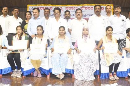 ಶೀಘ್ರದಲ್ಲೇ ಜಾರಿಯಾಗಲಿದೆ ಹಳೆ ಪಿಂಚಣಿ ಯೋಜನೆ ಭರವಸೆ ನೀಡಿದ ಷಡಾಕ್ಷರಿಯವರು – OPS ನಿರೀಕ್ಷೆಯಲ್ಲಿದ್ದ ರಾಜ್ಯ ಸರ್ಕಾರಿ ನೌಕರರಿಗೆ ಗುಡ್ ನ್ಯೂಸ್ ನೀಡಿದ ರಾಜ್ಯಾಧ್ಯಕ್ಷರು…..