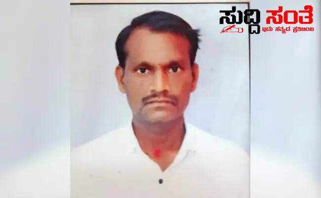 ಭೀಕರ ಅಪಘಾತ ಶಿಕ್ಷಕ ಸ್ಥಳದಲ್ಲೇ ಸಾವು – ಕಾರು ಬೈಕ್ ನಡುವೆ ಡಿಕ್ಕಿ….. ಭೀಕರ ಅಪಘಾತ ಶಿಕ್ಷಕ ಸ್ಥಳದಲ್ಲೇ ಸಾವು – ಕಾರು ಬೈಕ್ ನಡುವೆ ಡಿಕ್ಕಿ…..