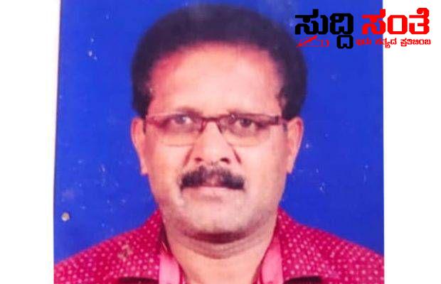 ಶಾಲೆಗೆ ತೆರಳುವಾಗ ಶಿಕ್ಷಕನಿಗೆ ಹೃದಯಾಘಾತ – ಬೈಕ್ ನಲ್ಲಿ ಹೊರಟಿದ್ದ ಶಿಕ್ಷಕ…..ಶಿಕ್ಷಕರಿಗೆ ಹೆಚ್ಚಾಗುತ್ತಿದೆ ಕೆಲಸದ ಒತ್ತಡ….. ಶಾಲೆಗೆ ತೆರಳುವಾಗ ಶಿಕ್ಷಕನಿಗೆ ಹೃದಯಾಘಾತ – ಬೈಕ್ ನಲ್ಲಿ ಹೊರಟಿದ್ದ ಶಿಕ್ಷಕ…..ಶಿಕ್ಷಕರಿಗೆ ಹೆಚ್ಚಾಗುತ್ತಿದೆ ಕೆಲಸದ ಒತ್ತಡ…..