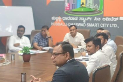 ಅಧಿಕಾರ ವಹಿಸಿಕೊಂಡ ಬೆನ್ನಲ್ಲೇ ಅಧಿಕಾರಿಗಳ ಚಳಿ ಬಿಡಿಸಿದ ಪಾಲಿಕೆಯ ನೂತನ ಆಯುಕ್ತರು – ಕೆಲಸ ಮಾಡಿ ಇಲ್ಲ ಕುರ್ಚಿ ಖಾಲಿ ಮಾಡಿ ಎನ್ನತ್ತಾ ತಾಕೀತು ಮಾಡಿದ ಡಾ ರುದ್ರೇಶ ಘಾಳಿ…..ಮೊದಲ ಸಭೆಯಲ್ಲಿಯೇ ಗುಡುಗು ಮಿಂಚುಗಳ ಆರ್ಭಟ…..