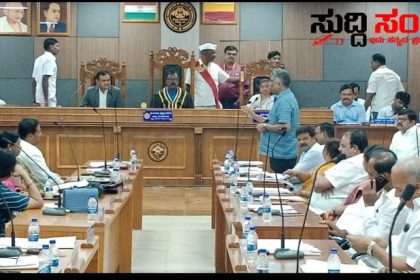 ಹುಬ್ಬಳ್ಳಿ ಧಾರವಾಡ ಮಹಾನಗರ ಪಾಲಿಕೆಯ ಇತಿಹಾಸದಲ್ಲಿಯೇ ಹೊಸದೊಂದು ದಾಖಲೆ ಬರೆದ ನಿರ್ಗಮಿತ ಪಾಲಿಕೆಯ ಆಯುಕ್ತ ಡಾ ಈಶ್ವರ ಉಳ್ಳಾಗಡ್ಡಿ – ವಿಷಯ ಗೊತ್ತುವಳಿಯೊಂದಿಗೆ ಮೊದಲ ಬಾರಿಗೆ ಪಾಲಿಕೆಯ ಸಭೆಯಲ್ಲಿ ಚರ್ಚೆಯಾಯಿತು ಆಯುಕ್ತರ ಕೆಲಸ ಕಾರ್ಯಗಳು…..