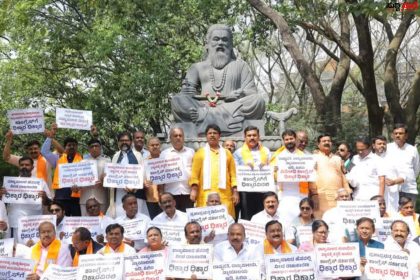 ರಾಜ್ಯ ಸರ್ಕಾರದ ವಿರುದ್ದ ಬಿಜೆಪಿ ಶಾಸಕರ ಪ್ರತಿಭಟನೆ – ರಾಜ್ಯಾಧ್ಯಕ್ಷರೊಂದಗೆ ಪ್ರತಿಭಟನೆಯಲ್ಲಿ ಪಾಲ್ಗೊಂಡು ರಾಜ್ಯ ಸರ್ಕಾರದ ವಿರುದ್ದ ಗುಡುಗಿದ ಶಾಸಕರಾದ ಮಹೇಶ್ ಟೆಂಗಿನಕಾಯಿ,ಅರವಿಂದ ಬೆಲ್ಲದ್,ಎಮ್ ಆರ್ ಪಾಟೀಲ್…..