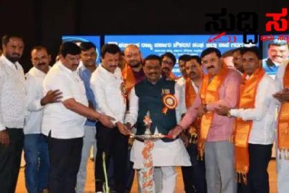 ರಾಜ್ಯದ ನೌಕರರಿಗೂ ಕೇಂದ್ರ ಮಾದರಿ ವೇತನ ಜಾರಿ ಆಗುವವರೆಗೂ ವಿಶ್ರಮಿಸುವುದಿಲ್ಲ ಷಡಾಕ್ಷರಿ ಘೋಷಣೆ – ರಾಜ್ಯದ ಸಮಸ್ತ ಸರ್ಕಾರಿ ನೌಕರರಿಗೆ ಆತ್ಮವಿಶ್ವಾಸ ತುಂಬಿದ ರಾಜ್ಯಾಧ್ಯಕ್ಷರ ಮಾತುಗಳು…..