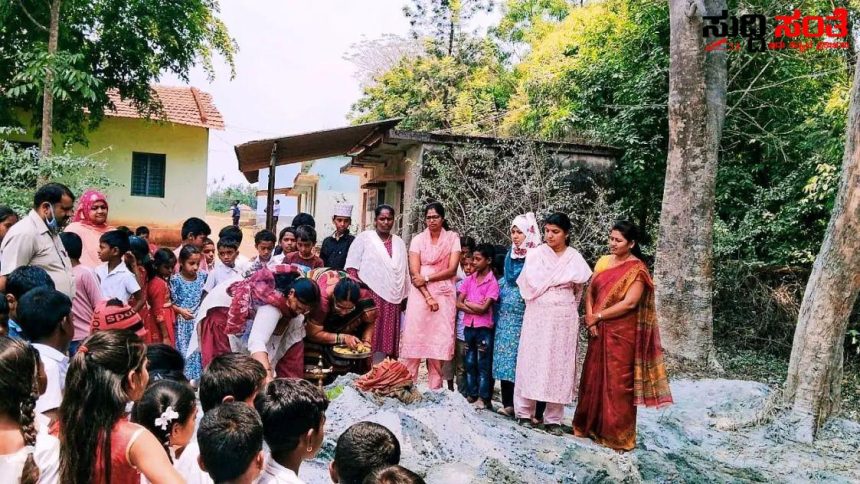 ರಾಜ್ಯವೇ ಮೆಚ್ಚುವ ಕೆಲಸ ಮಾಡಿದ ಸರ್ಕಾರಿ ಶಾಲೆಯ ಶಿಕ್ಷಕಿಯರು – ಸ್ವಂತ ಹಣದಲ್ಲಿ ಕೊಳವೆಬಾವಿ ಕೊರೆಸಿದ ನೀರಿನ ಸಮಸ್ಯೆಗೆ ಪರಿಹಾರ ಕಲ್ಪಿಸಿದ ಶಿಕ್ಷಕಿಯರು…..