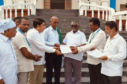 BEO ಕಚೇರಿ ಸ್ಥಳಾಂತರಕ್ಕೆ ಮನವಿ – ಜಿಲ್ಲಾಧಿಕಾರಿ ಕಚೇರಿ ಮುಂದೆ ಪ್ರತಿಭಟನೆ ಮನವಿ…..