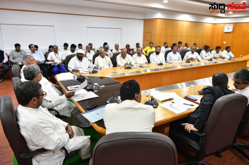 ರಾಜ್ಯದ ಸಾರಿಗೆ ಸಂಘಟನೆಗಳ ಮುಖಂಡರೊಂದಿಗೆ CM ಸಭೆ – ಸಭೆಯಲ್ಲಿ ಚರ್ಚೆಯಾಗಿದ್ದೇನು ನೌಕರರಿಗೆ ಸಿಕ್ಕಿದ್ದೇನು ಗೊತ್ತಾ ಕಂಪ್ಲೀಟ್ ಮಾಹಿತಿ…..