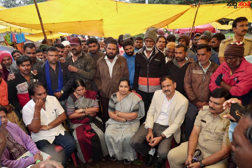 ಧಾರವಾಡದ ಸೂಪರ್ ಮಾರುಕಟ್ಟೆಯಲ್ಲಿ ವ್ಯಾಪಾರಸ್ಥರ ಸಮಸ್ಯೆ ಆಲಿಸಿದ ಪಾಲಿಕೆಯ ಟೀಮ್ – ವ್ಯಾಪಾರಿಗಳ ಸಮಸ್ಯೆ ಆಲಿಸಿದ ಮೇಯರ್ ಜ್ಯೋತಿ ಪಾಟೀಲ್,ಆಯುಕ್ತ ರುದ್ರೇಶ ಘಾಳಿ…..