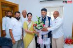 ಅಧಿವೇಶಕ್ಕೆ ಆಗಮಿಸಿದ ಉಪಮುಖ್ಯಮಂತ್ರಿಯವರನ್ನು ಬರಮಾಡಿಕೊಂಡ ವಿರೇಶ ಉಂಡಿ – ಸಚಿವೆ ಲಕ್ಷ್ಮೀ ಹೆಬ್ಬಾಳಕರ್ ಅವರೊಂದಿಗೆ ನಗರದಲ್ಲಿ ಸ್ವಾಗತ ಮಾಡಿಕೊಂಡ ವಿರೇಶ ಉಂಡಿ…..